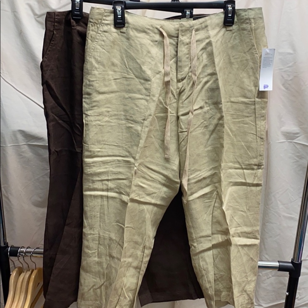 NWT - 2 pairs 16P St John’s Bay linen Capri